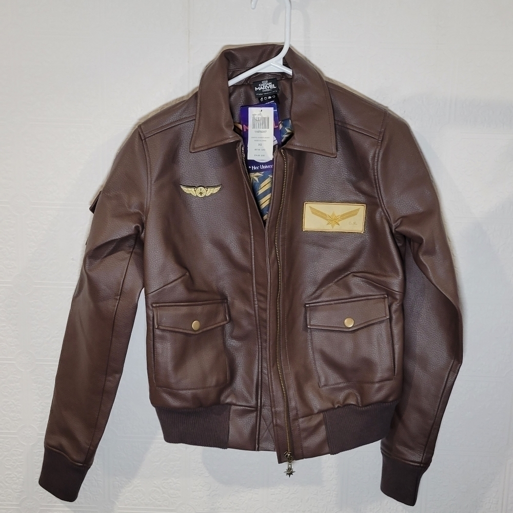 Captain Marvel jacket - Picture 2 of 7